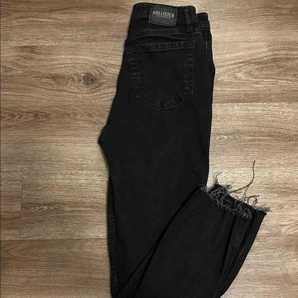 Hollister Dark Charcoal Skinny Jeans - Picture 1 of 8